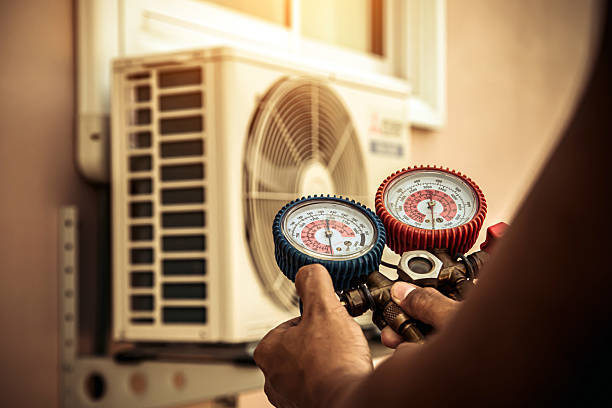 Professional Ductwork Repair technician working in Gandeeville, WV